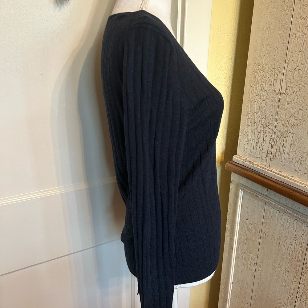Banana Republic Navy V-Neck Knit Top - Picture 5 of 11